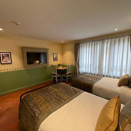 Seto Ghar Hotel Kathmandu Bagian luar foto
