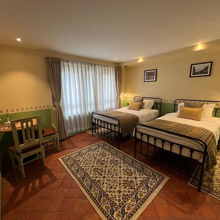 Seto Ghar Hotel Kathmandu Bagian luar foto