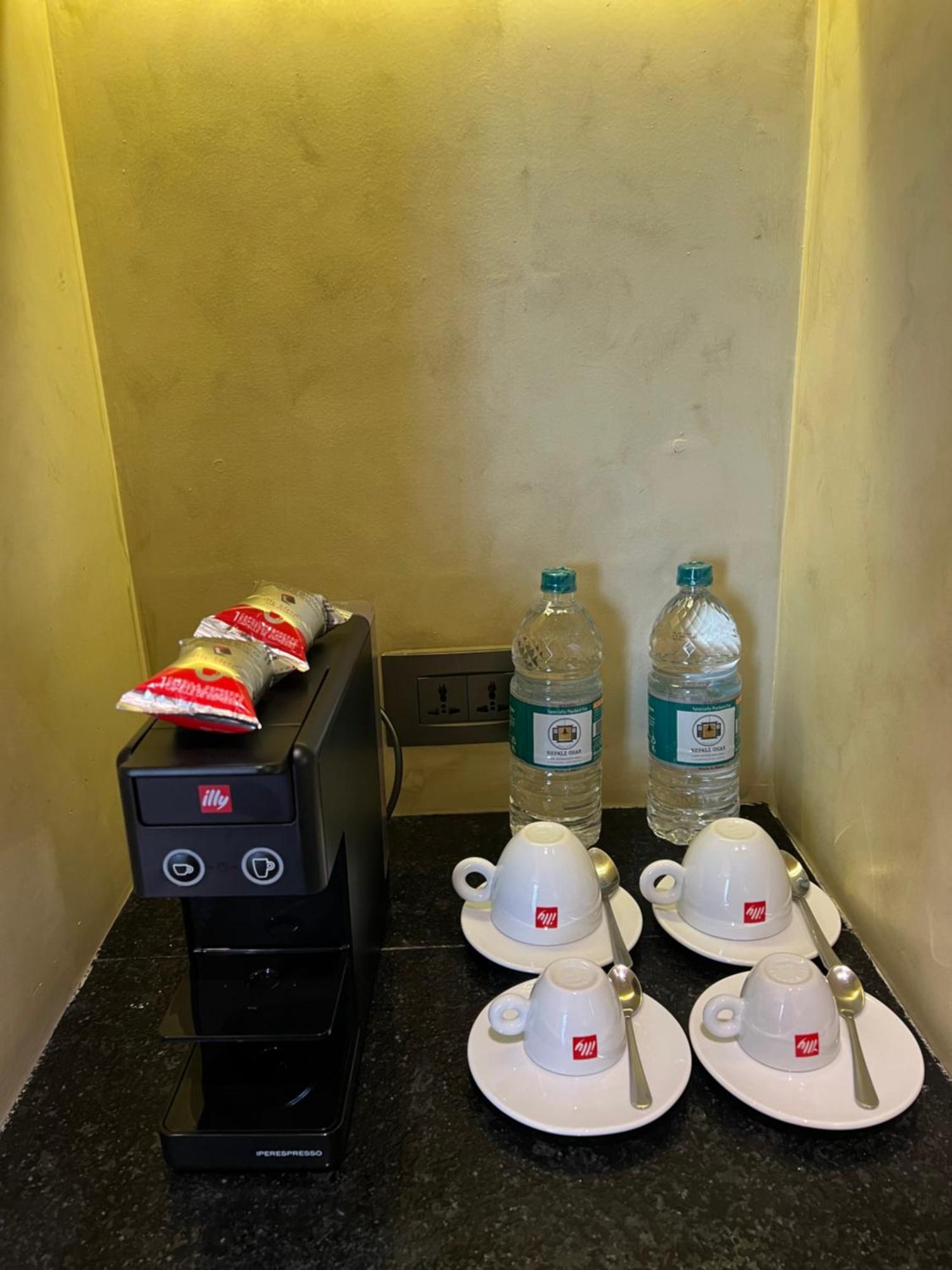 Seto Ghar Hotel Kathmandu Bagian luar foto